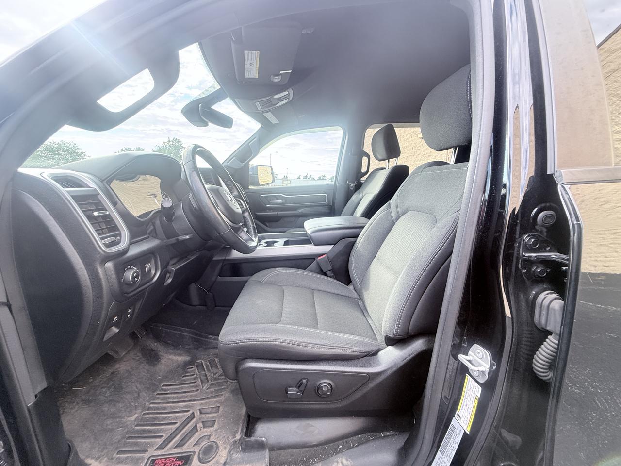RAM 1500 Big Horn Crew Cab SWB 4WD 2020