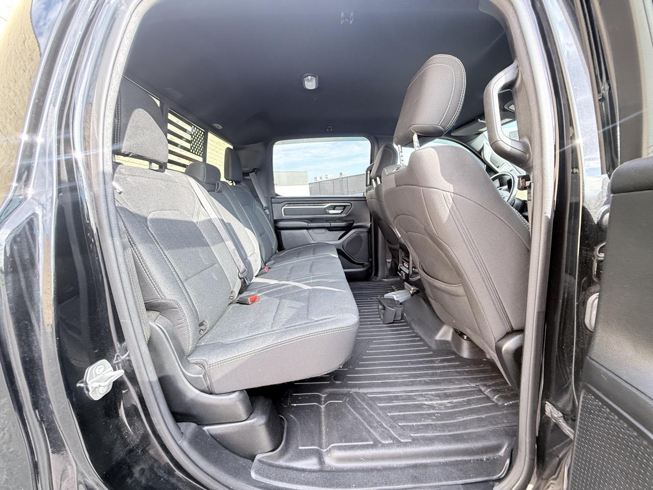 RAM 1500 Big Horn Crew Cab SWB 4WD 2020