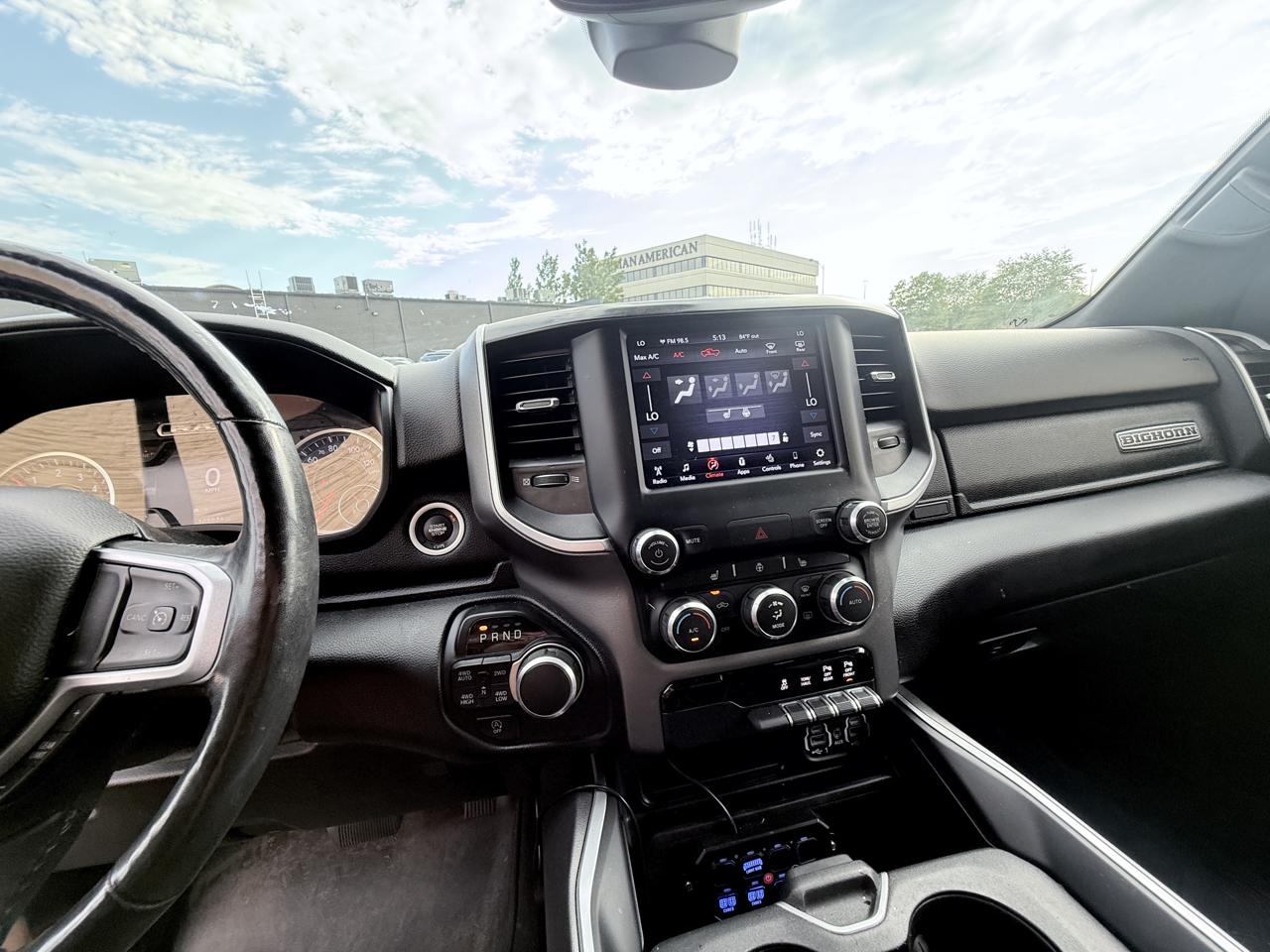 RAM 1500 Big Horn Crew Cab SWB 4WD 2020