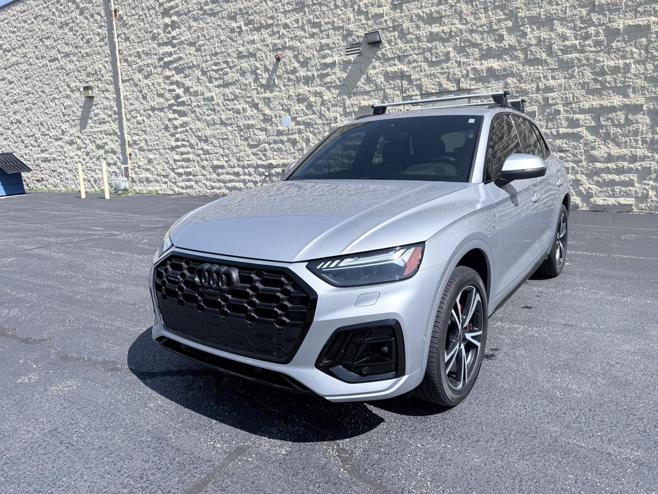 Audi Q5 2.0T Technik quattro 2025