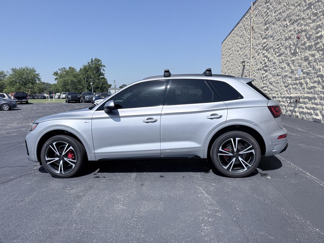 Audi Q5 2.0T Technik quattro 2025