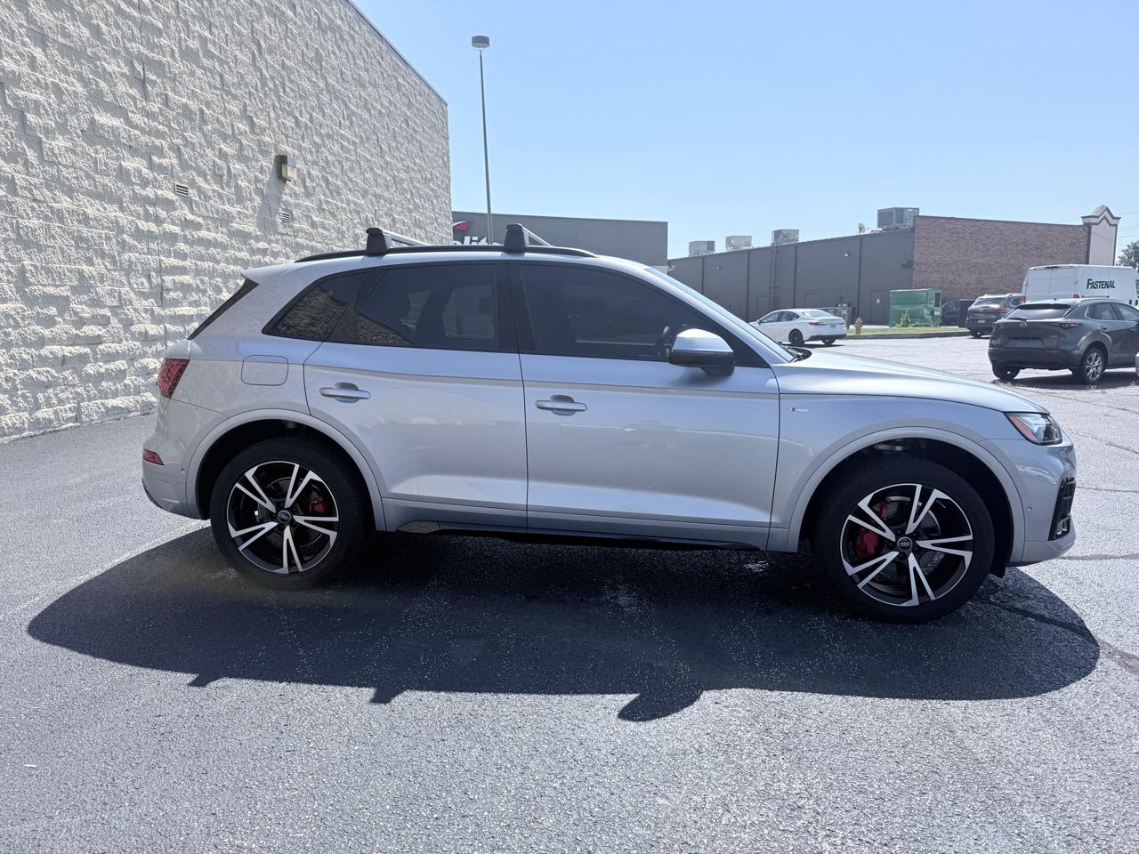 Audi Q5 2.0T Technik quattro 2025