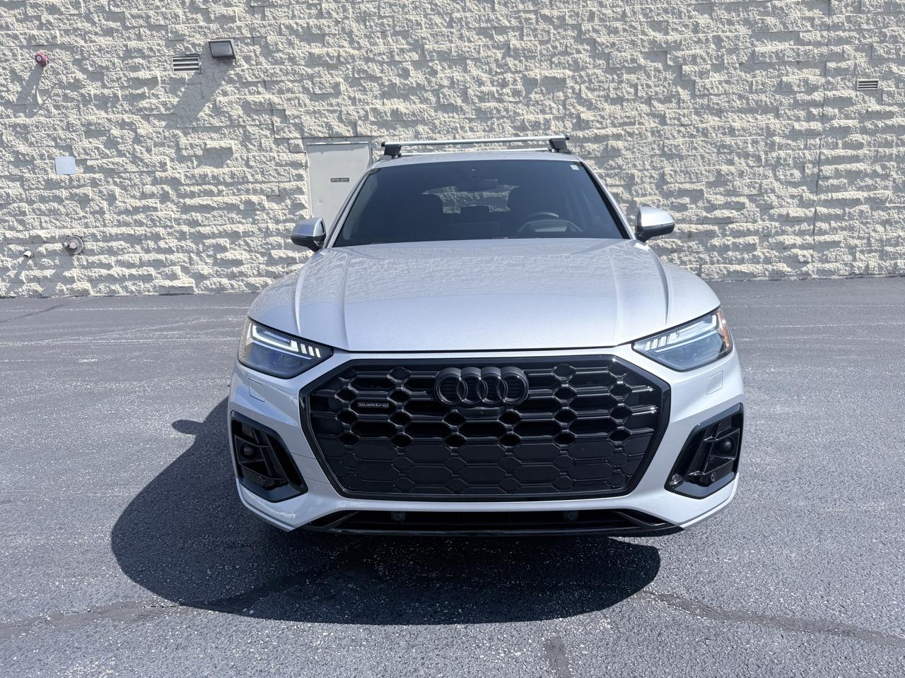 Audi Q5 2.0T Technik quattro 2025
