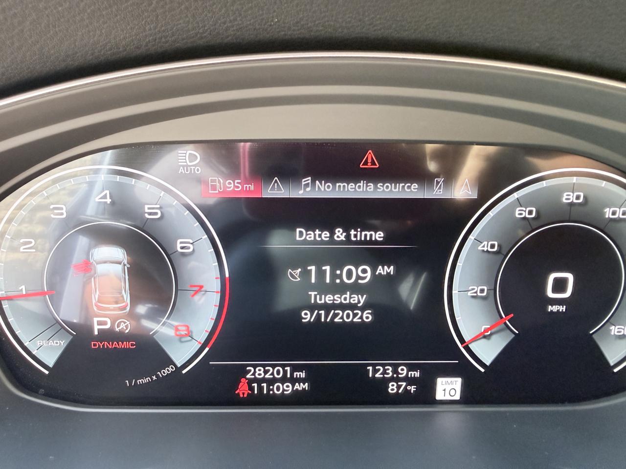 Audi Q5 2.0T Technik quattro 2025