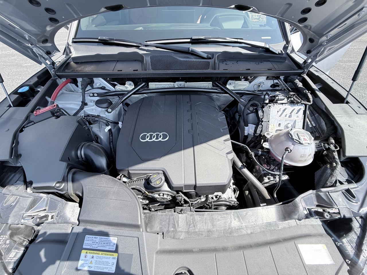 Audi Q5 2.0T Technik quattro 2025