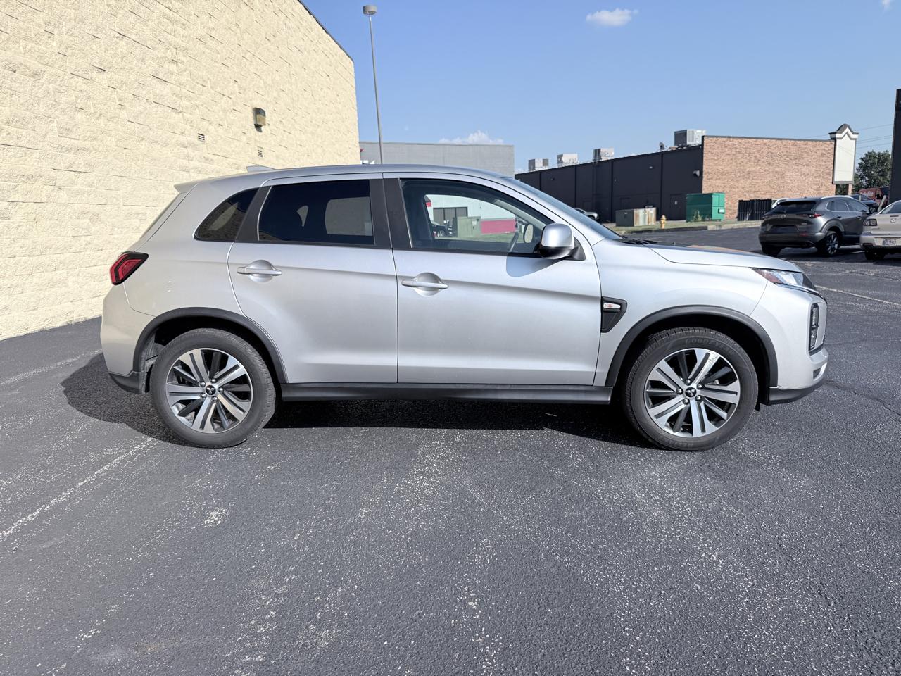Mitsubishi Outlander Sport 2.0 ES CVT 2022