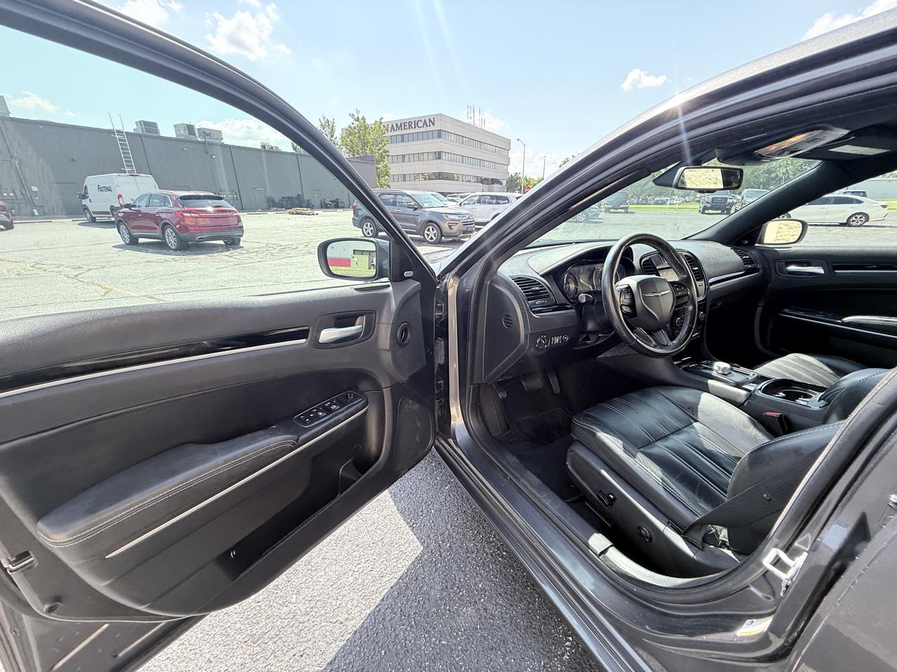 Chrysler 300 S V6 RWD 2019