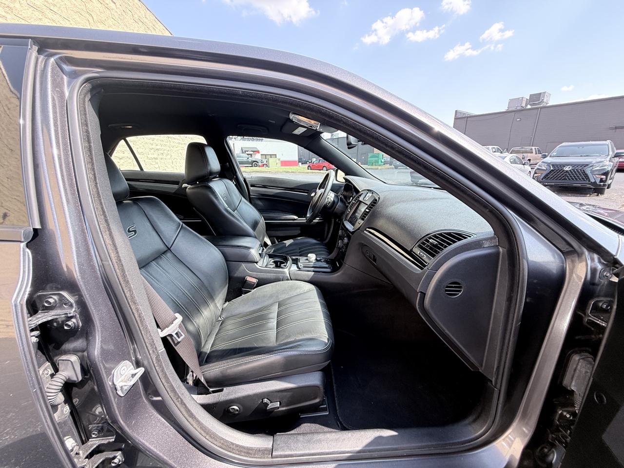 Chrysler 300 S V6 RWD 2019
