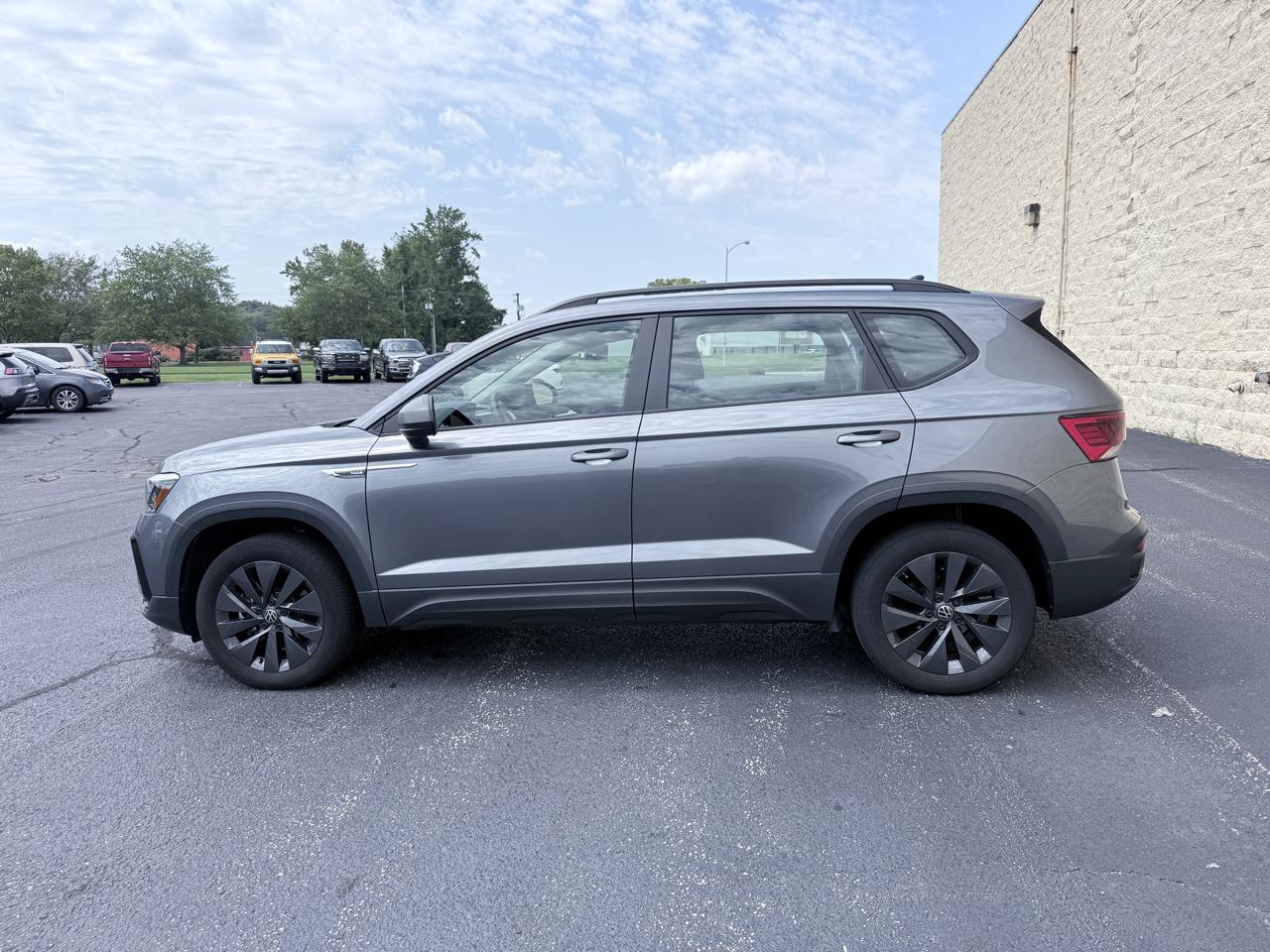 Volkswagen Taos S 2022