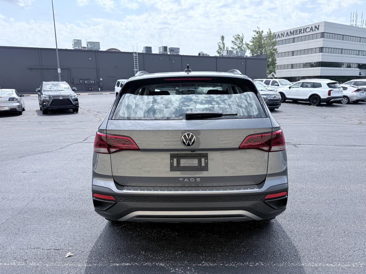 Volkswagen Taos S 2022