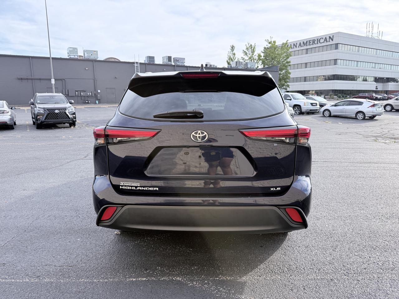Toyota Highlander XLE FWD V6 2022