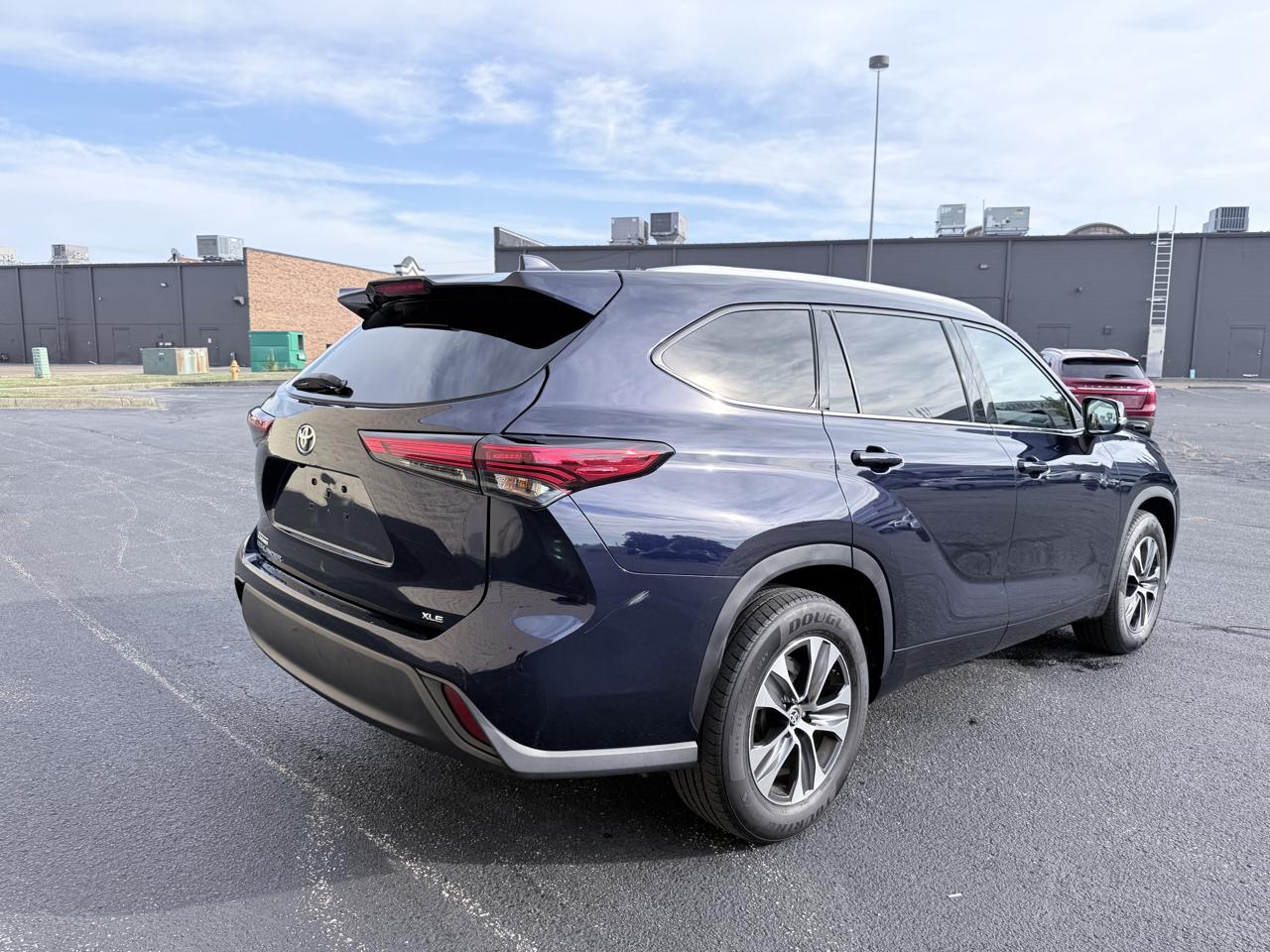 Toyota Highlander XLE FWD V6 2022