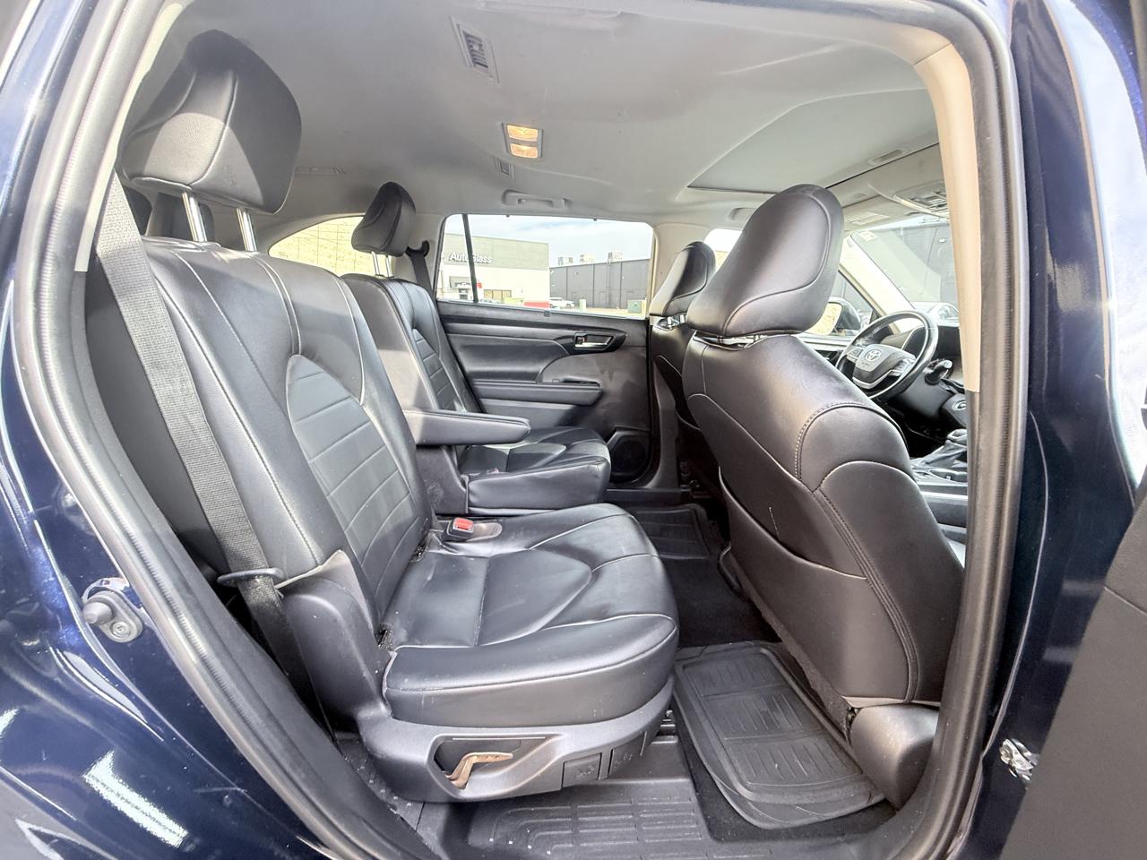 Toyota Highlander XLE FWD V6 2022