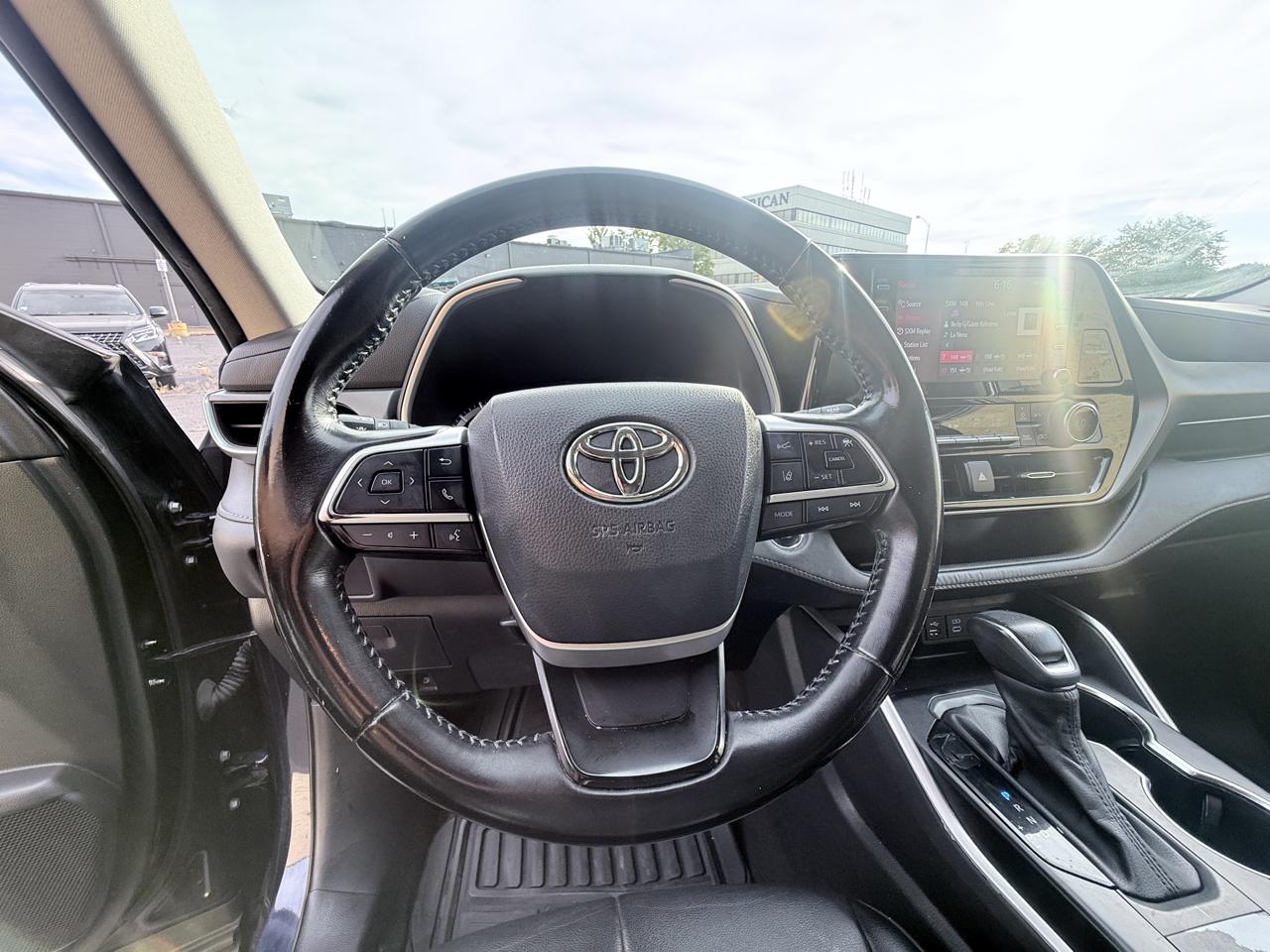 Toyota Highlander XLE FWD V6 2022