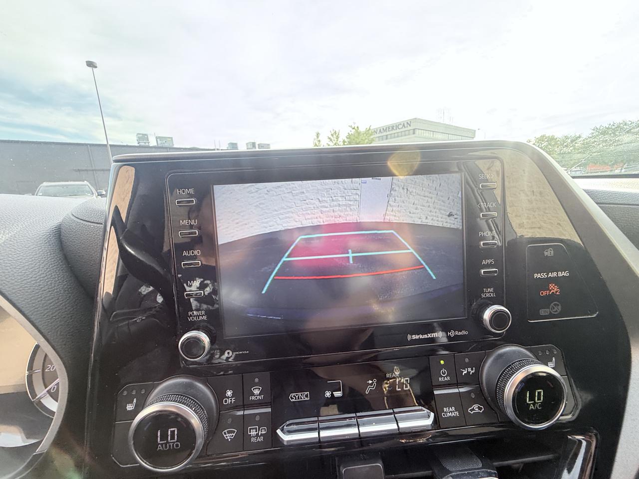 Toyota Highlander XLE FWD V6 2022