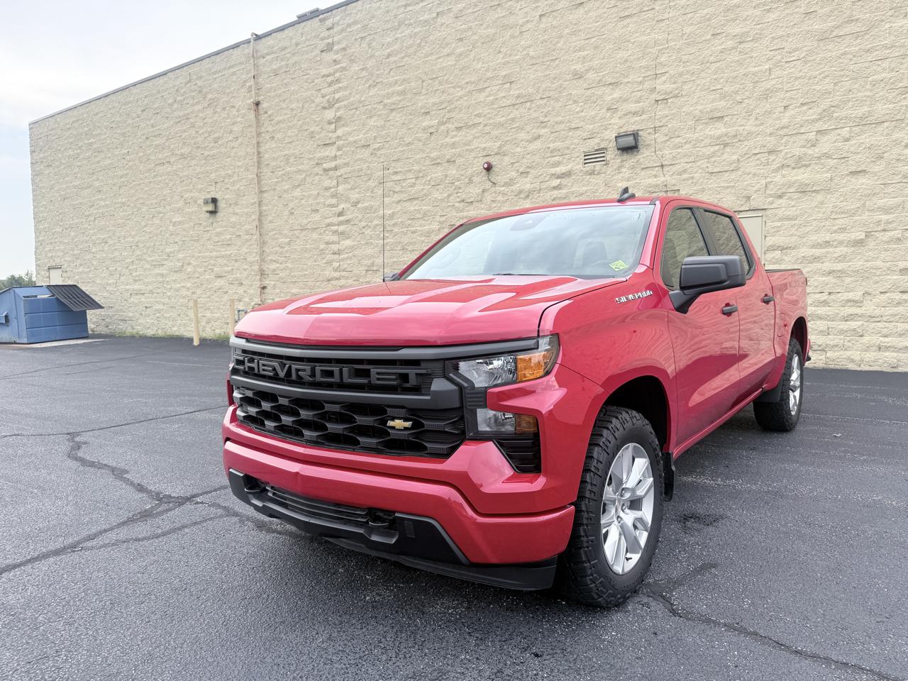 Chevrolet Silverado 1500 Custom Crew Cab 4WD 2023