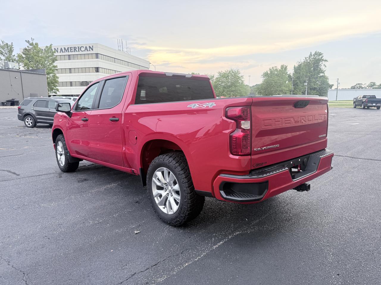 Chevrolet Silverado 1500 Custom Crew Cab 4WD 2023