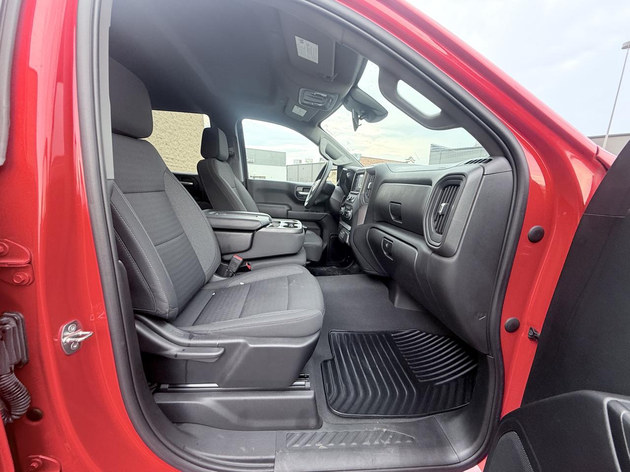 Chevrolet Silverado 1500 Custom Crew Cab 4WD 2023