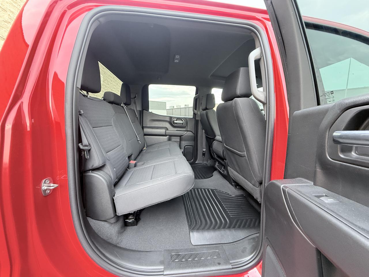 Chevrolet Silverado 1500 Custom Crew Cab 4WD 2023