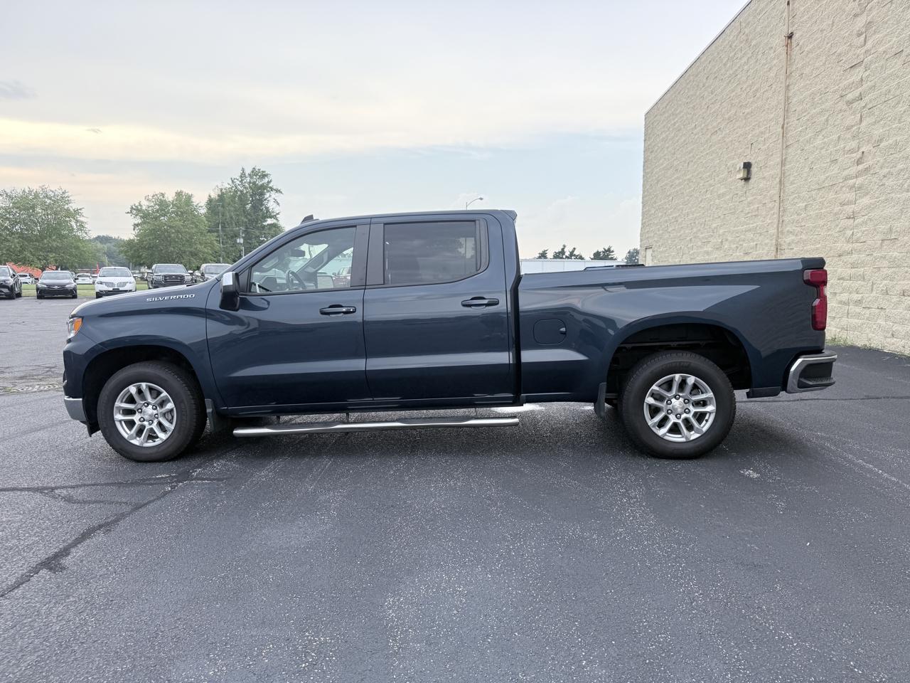Chevrolet Silverado 1500 LT Crew Cab 2WD 2023