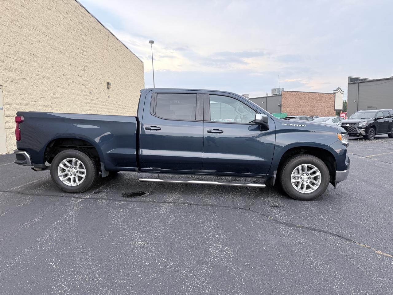Chevrolet Silverado 1500 LT Crew Cab 2WD 2023
