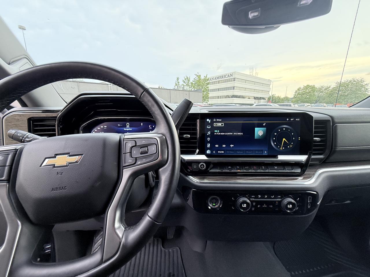 Chevrolet Silverado 1500 LT Crew Cab 2WD 2023