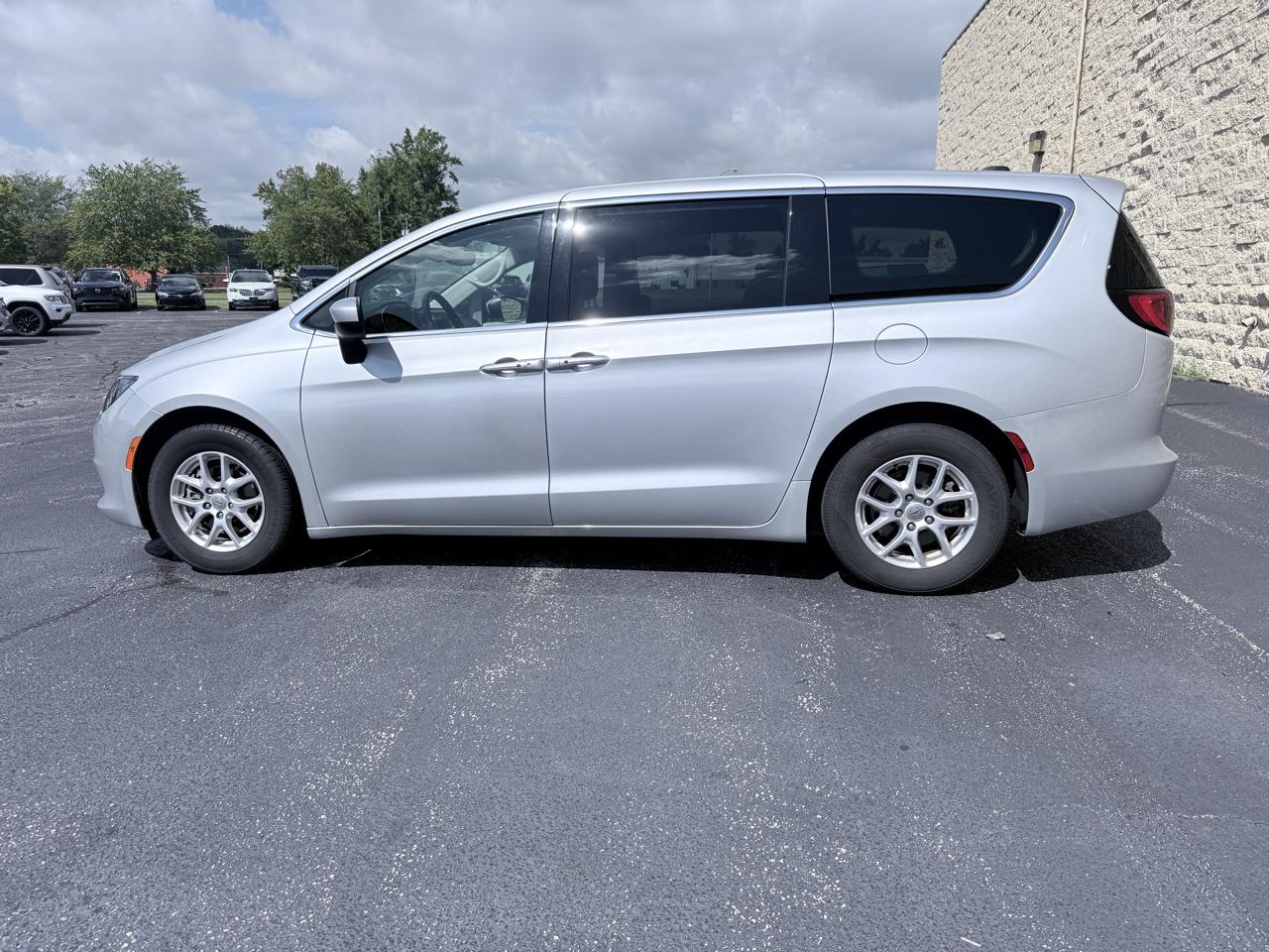 Chrysler Voyager LX 2023