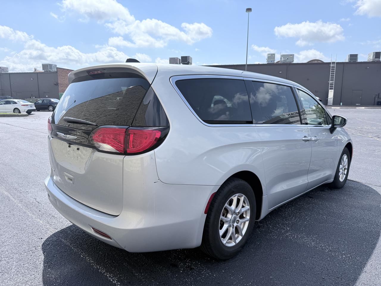 Chrysler Voyager LX 2023