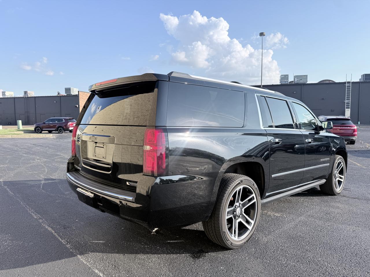 Chevrolet Suburban Premier 4WD 2017