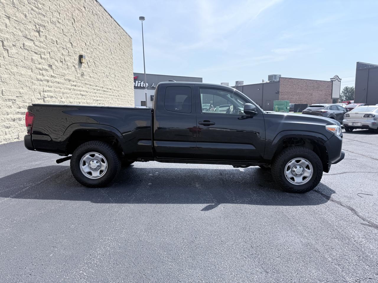 Toyota Tacoma SR5 Access Cab I4 6AT 2WD 2021