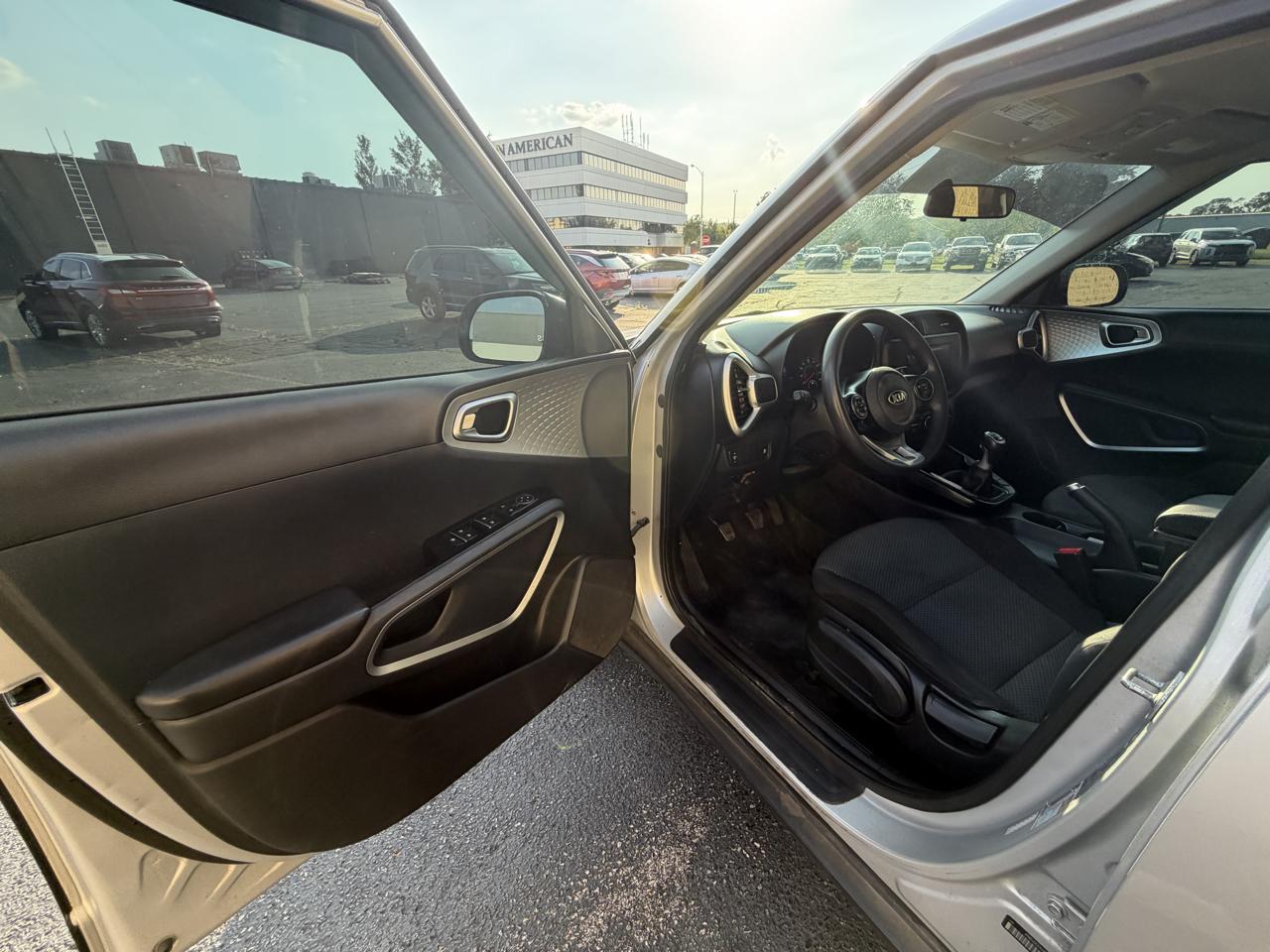 Kia Soul LX 6M 2020