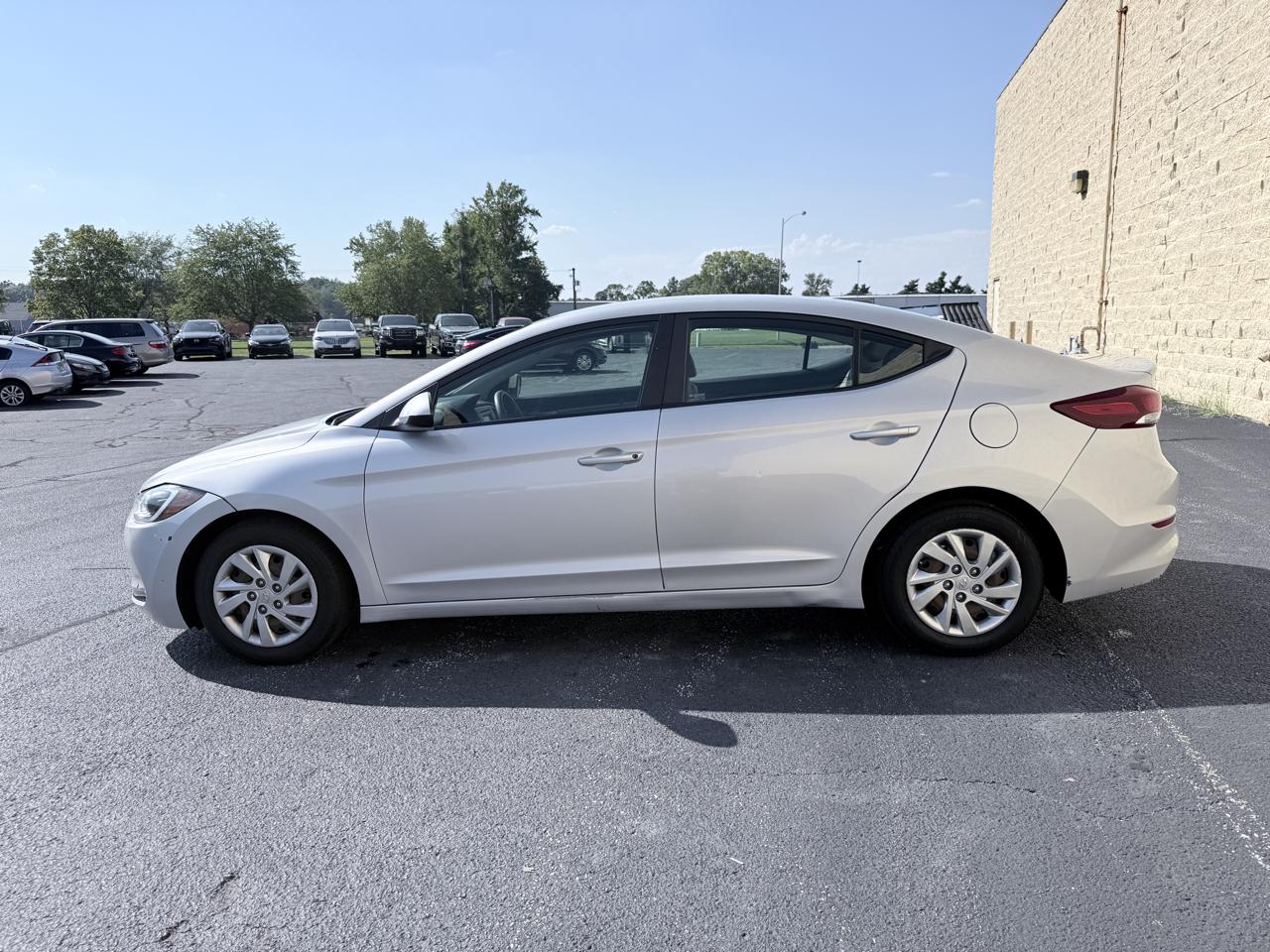 Hyundai Elantra SE 6AT 2018