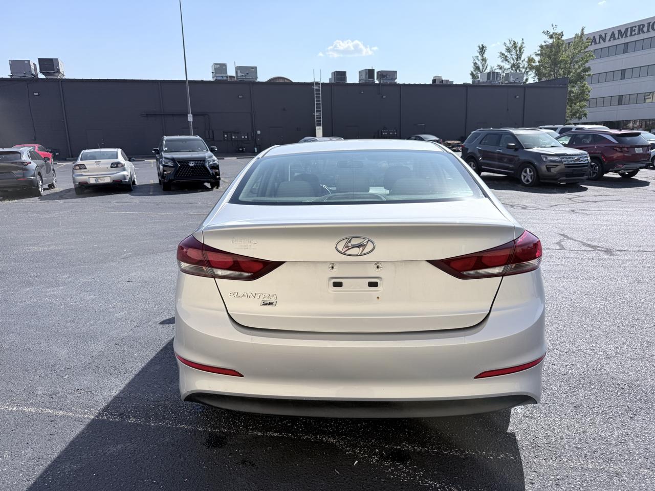 Hyundai Elantra SE 6AT 2018