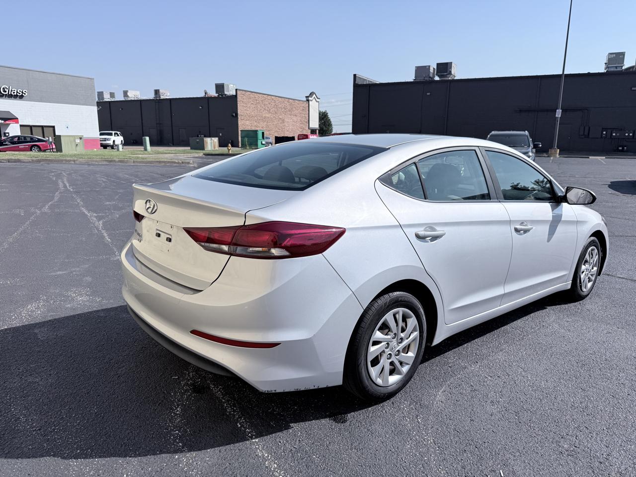 Hyundai Elantra SE 6AT 2018