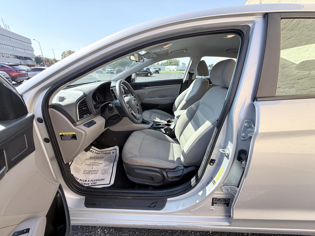 Hyundai Elantra SE 6AT 2018