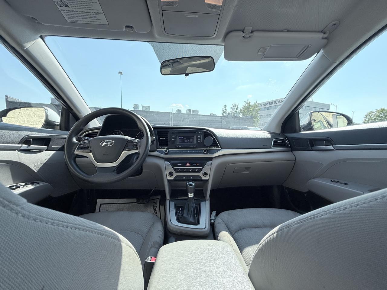 Hyundai Elantra SE 6AT 2018
