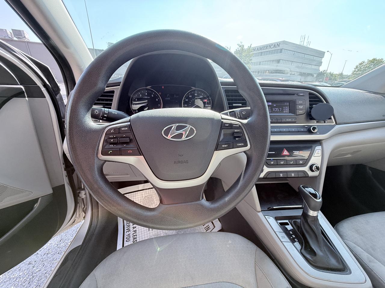Hyundai Elantra SE 6AT 2018