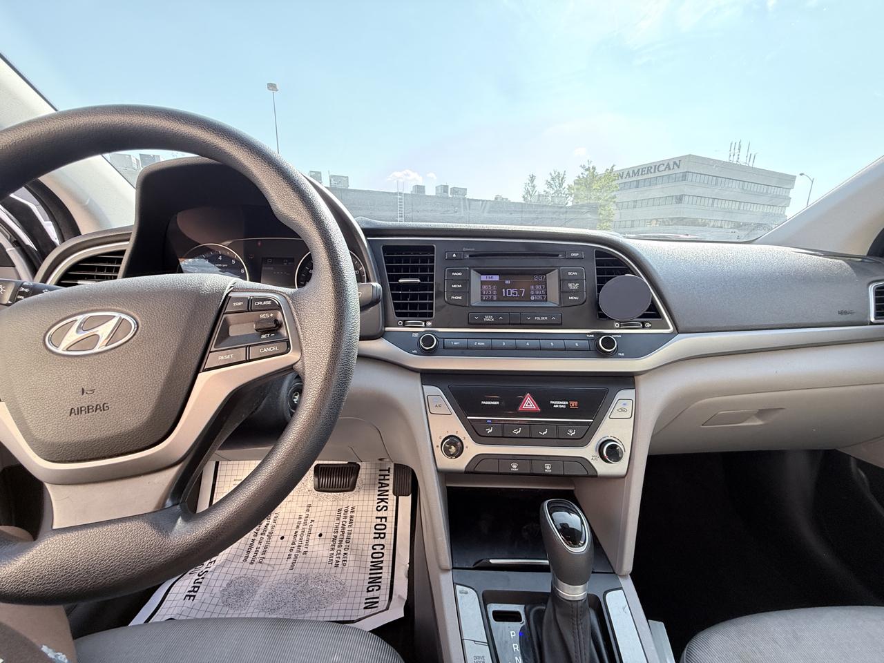 Hyundai Elantra SE 6AT 2018