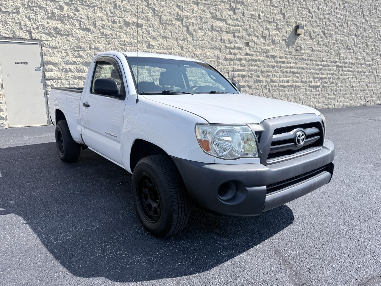 Toyota Tacoma Regular Cab 2WD 2006