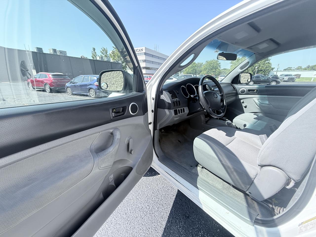 Toyota Tacoma Regular Cab 2WD 2006