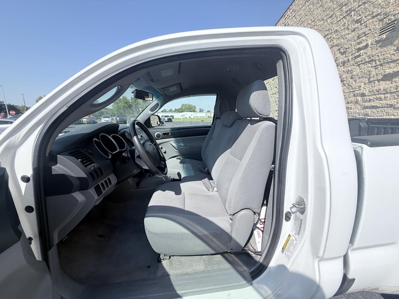 Toyota Tacoma Regular Cab 2WD 2006
