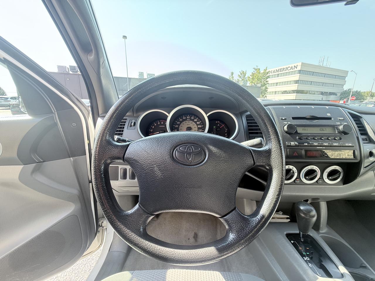 Toyota Tacoma Regular Cab 2WD 2006