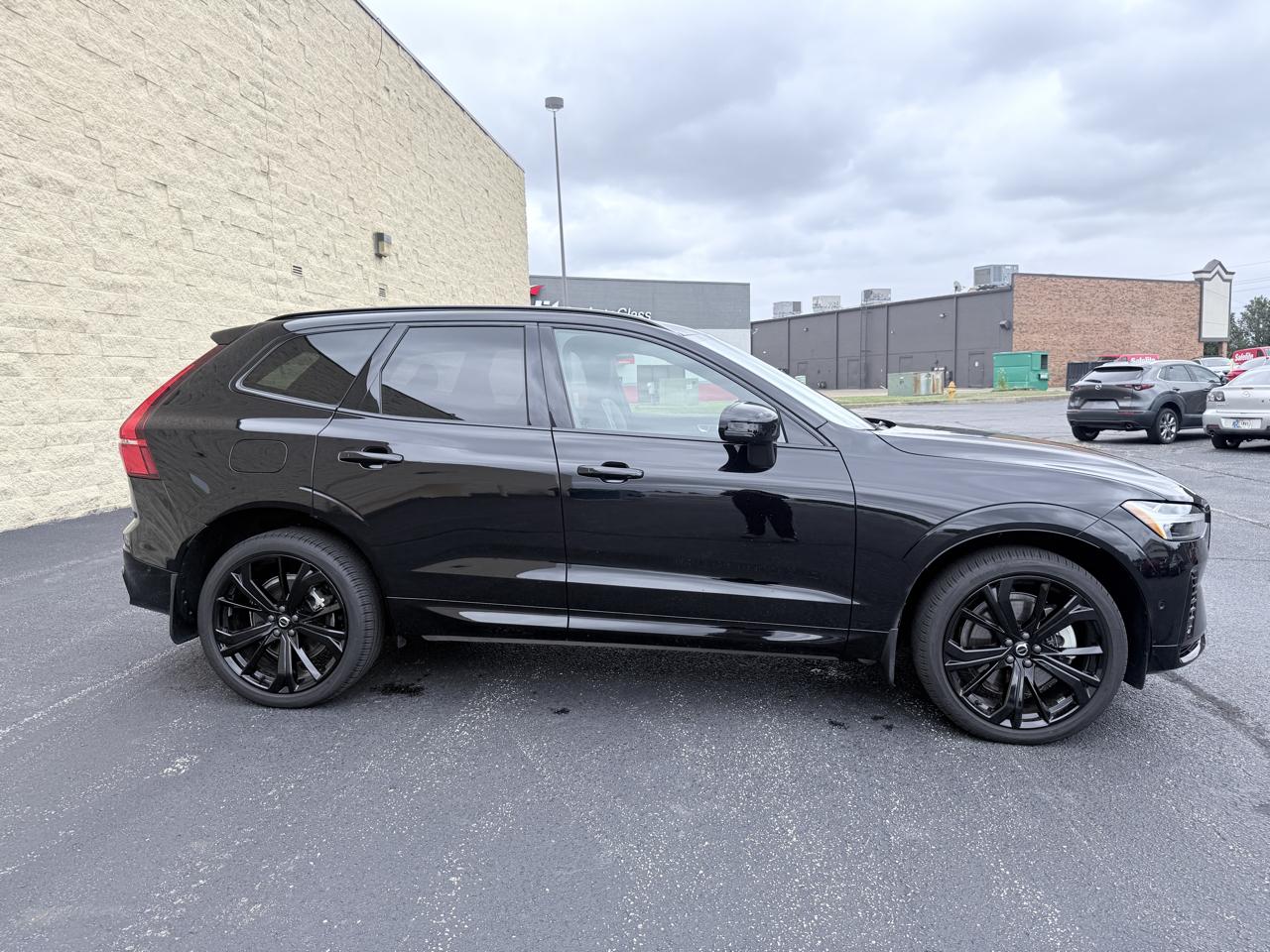 Volvo XC60 Recharge T8 Ultimate Dark AWD 2024