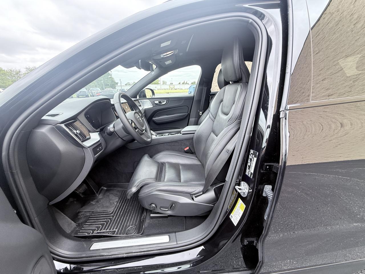 Volvo XC60 Recharge T8 Ultimate Dark AWD 2024
