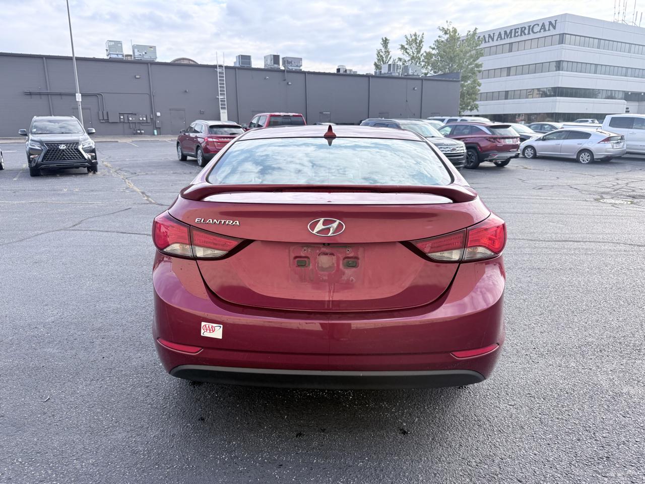 Hyundai Elantra SE 6AT 2015