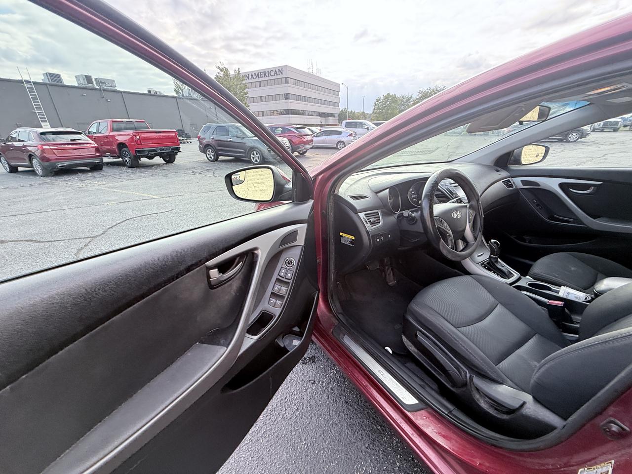 Hyundai Elantra SE 6AT 2015