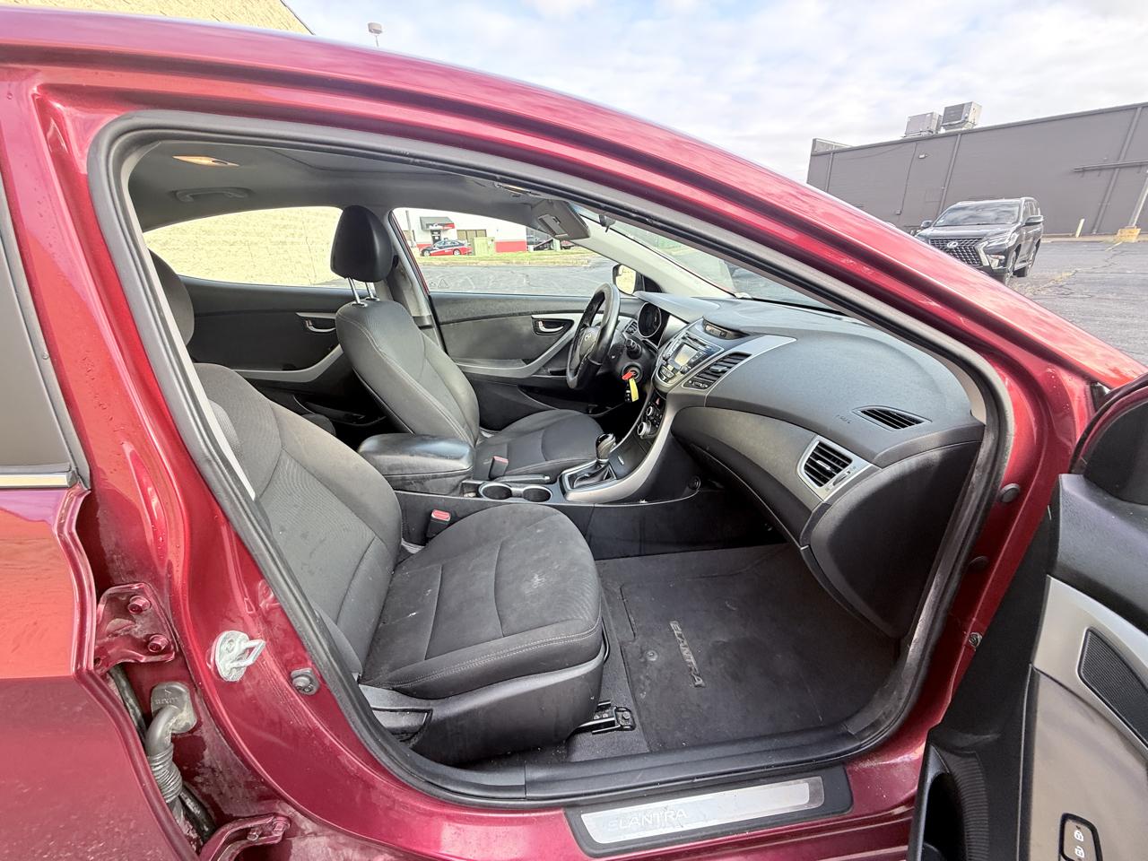 Hyundai Elantra SE 6AT 2015