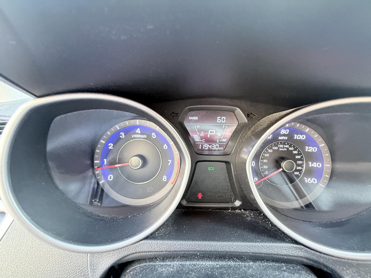 Hyundai Elantra SE 6AT 2015