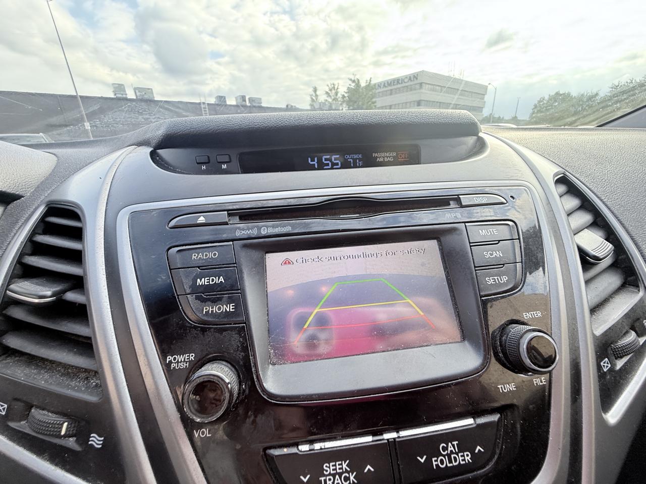Hyundai Elantra SE 6AT 2015