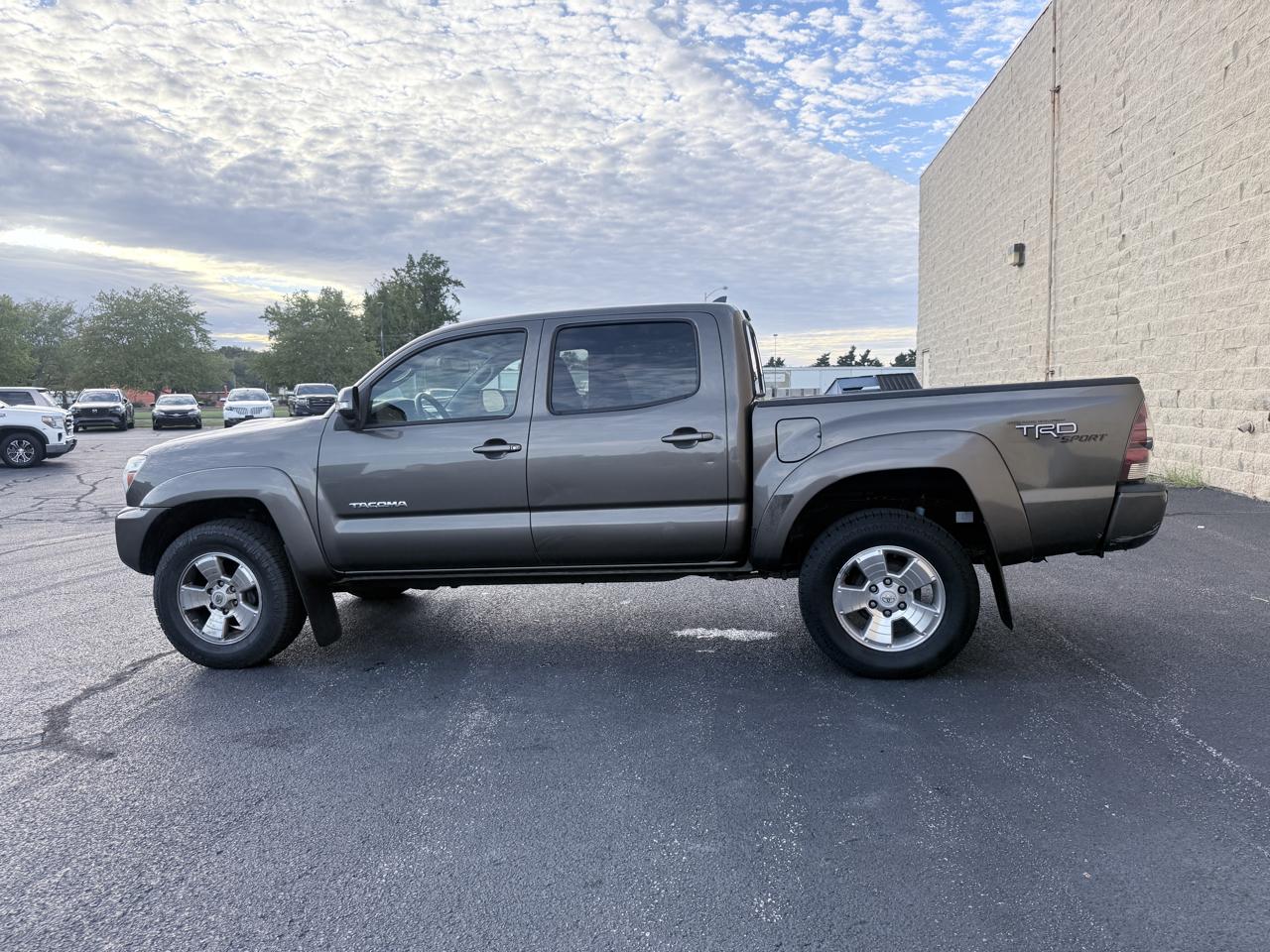 Toyota Tacoma PreRunner Double Cab V6 Auto 2WD 2012